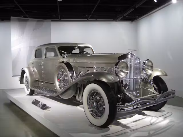 1933 Pierce-Arrow Silver Arrow displayed at the Chicago World's Fair