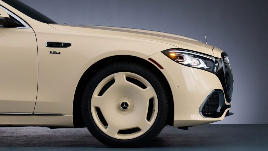 Custom crown badge on LeBron James Mercedes-Maybach S 680