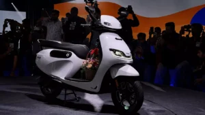 Simple Wave electric scooter unveiled at its India launch event